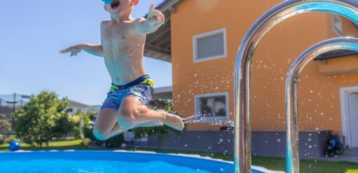 Jak wybrać basen stelażowy idealnie dopasowany do&nbsp;wielkości Twojego&nbsp;ogrodu?