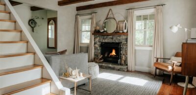 Jak stworzyć spójny salon: firany i&nbsp;dywan w&nbsp;jednej koncepcji